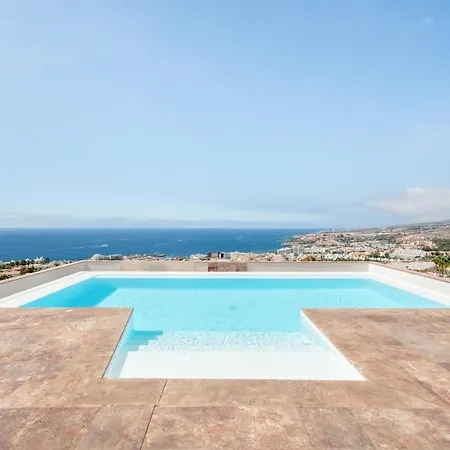Stunning Casa Bella Vista Адехе