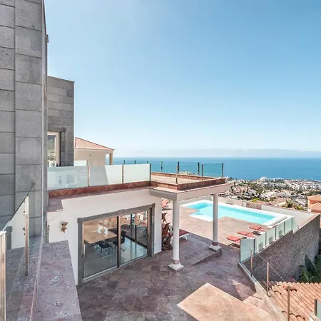 Stunning Casa Bella Vista Адехе